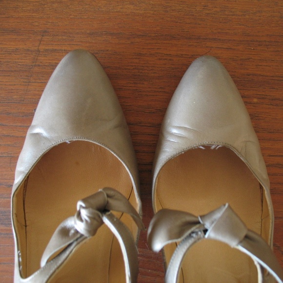 Calvin Klein Italian Leather Bow Tie Heels 8.5 - Picture 4 of 10